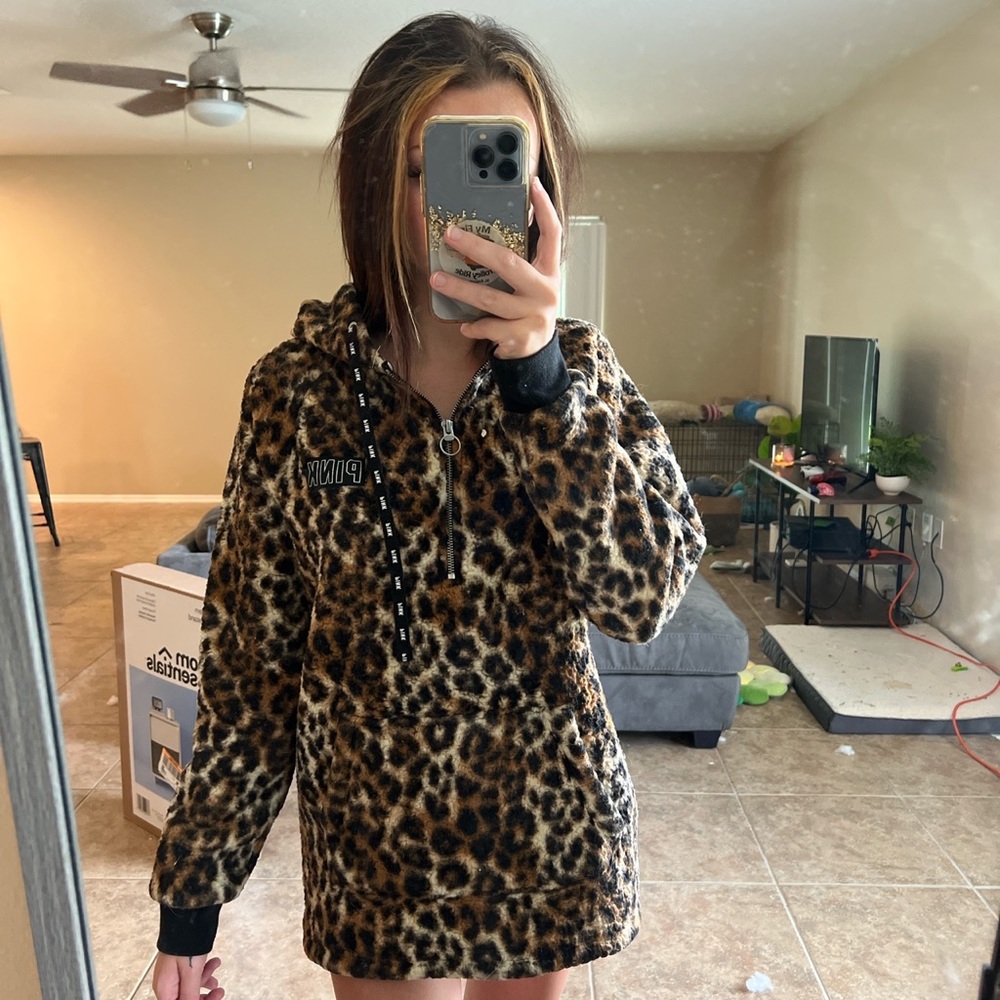 PINK cheetah Sherpa hoodie size xs!